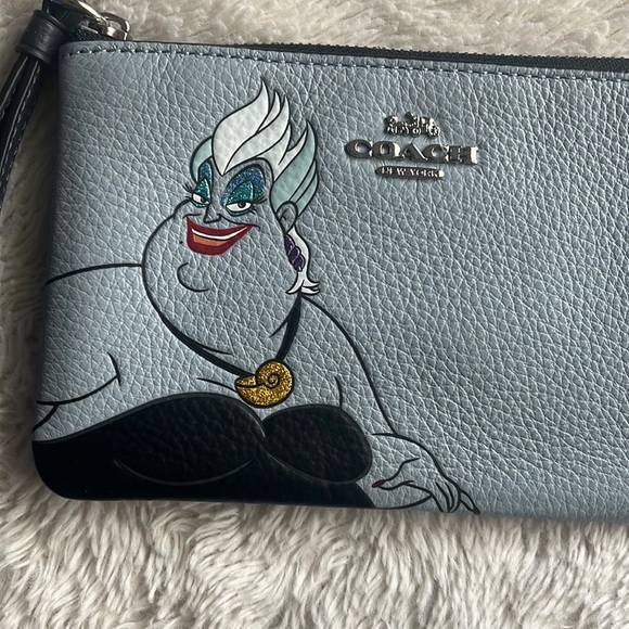 New Disney Coach - Picture 4 of 4